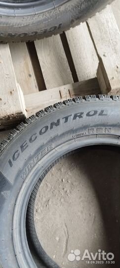 Pirelli Winter Ice Control 215/65 R16