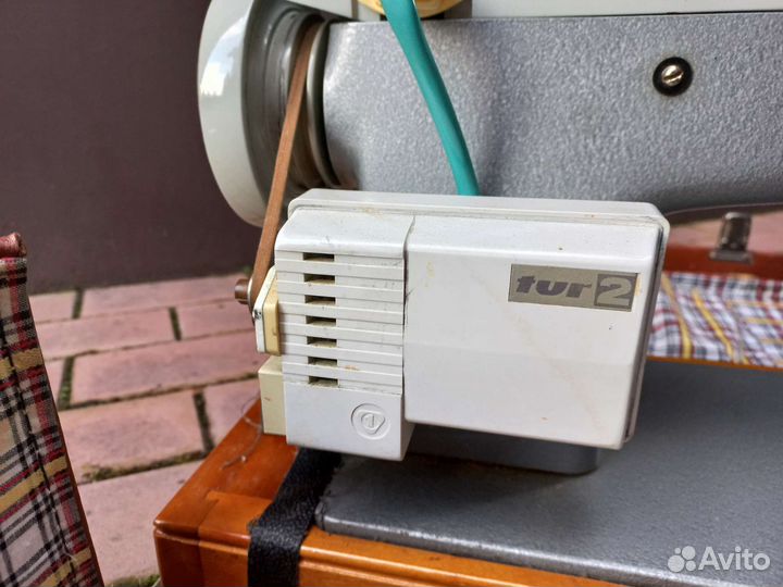 Швейная машинка чайка 3