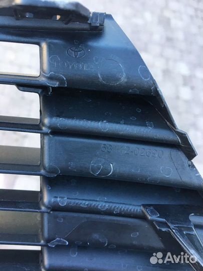 Решетка переднего бампера (53112-02690) для Toyota