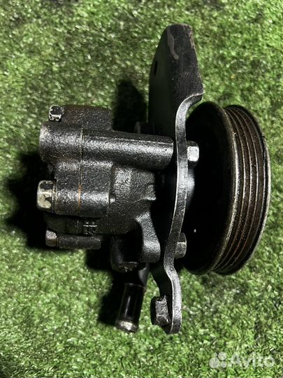 Насос гур Nissan Primera F10