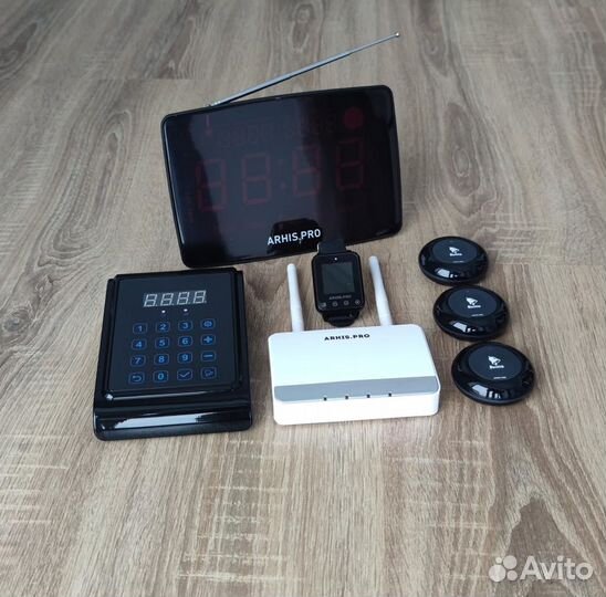 Система вызова официанта в комплекте с часами