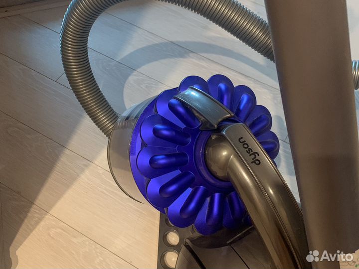 Пылесос Dyson dc 37