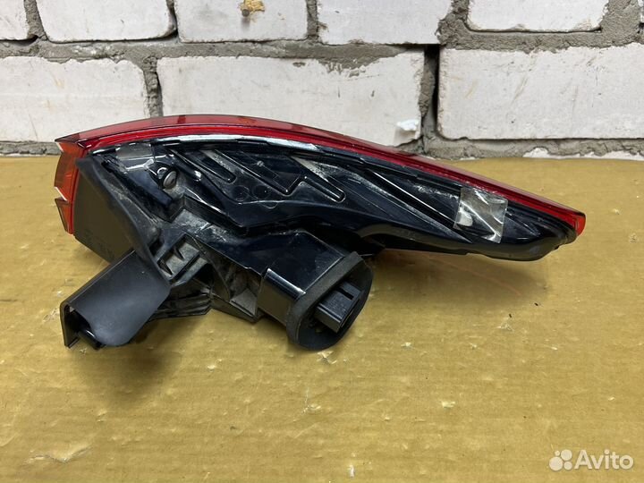 Фонарь задний левый VW Touareg 3 CR7
