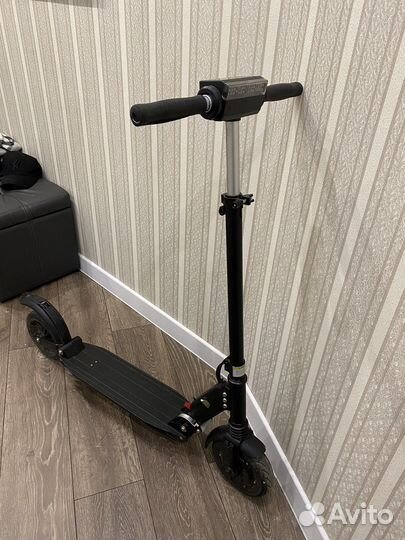 Электрический самокат E-scooter