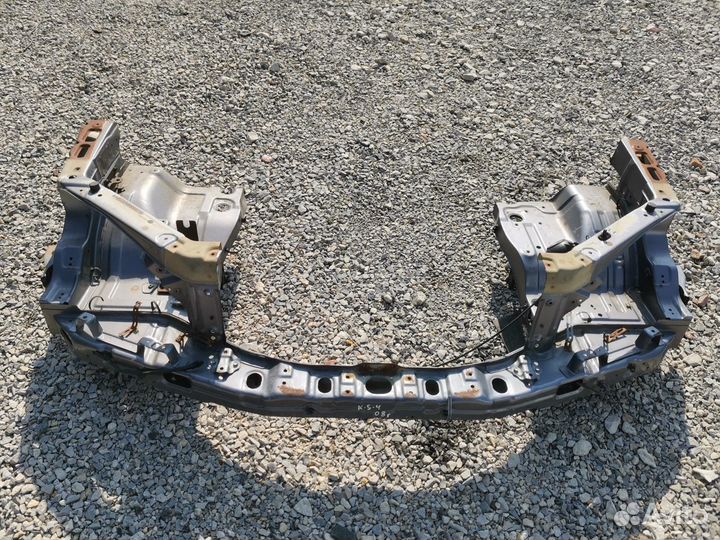 Панель передняя, телевизор Kia Sorento 1 BL