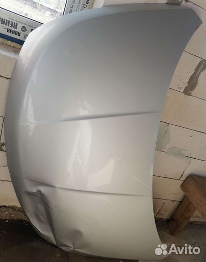 Капот Nissan tiida