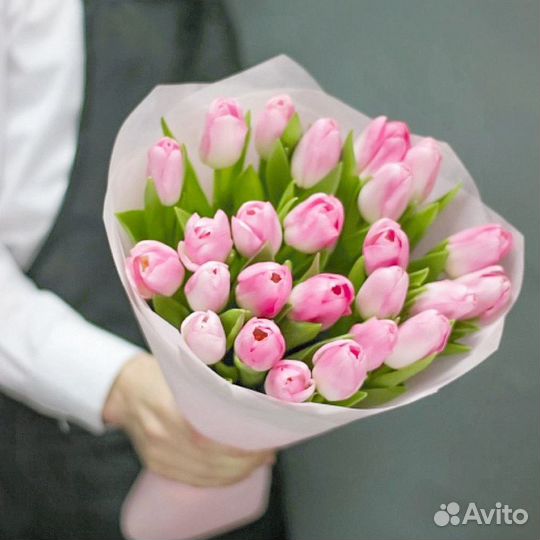 Тюльпаны, букет из 13 красных тюльпанов, доставка