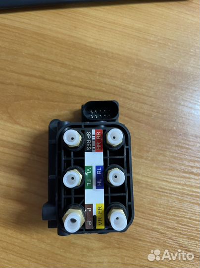 Блок клапанов подвески Mercedes