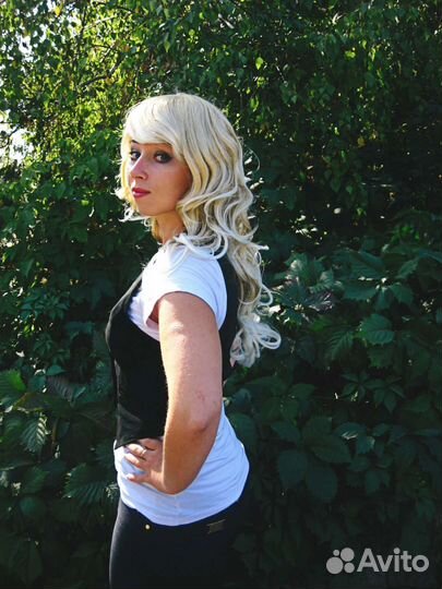 Светлый вьющийся косплей парик