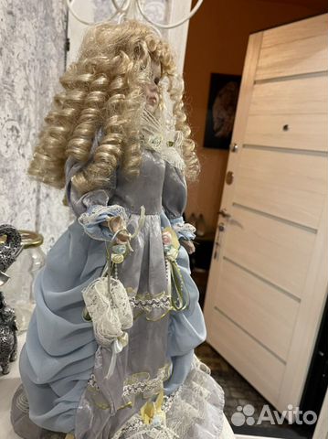 Кукла фарфоровая коллекционная