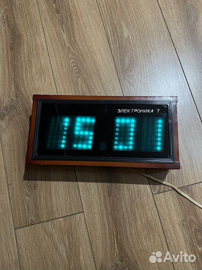 Часы электроника 7