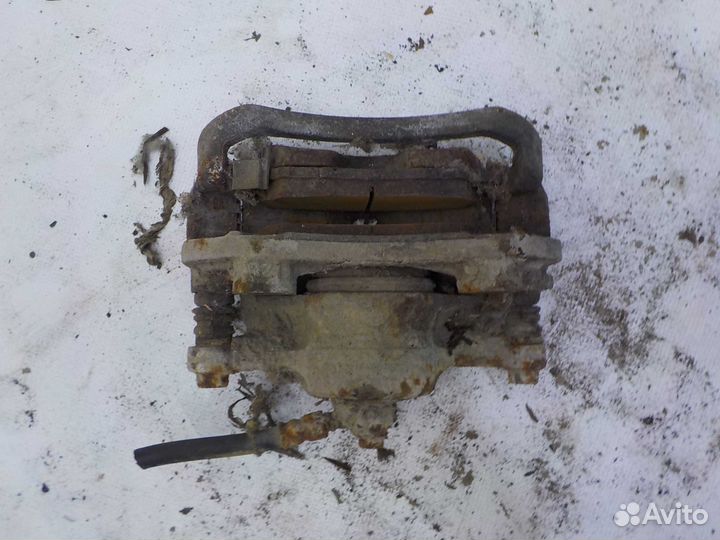 Суппорт nissan wingroad передний правый