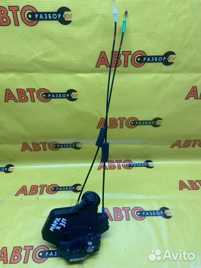 Замок двери задний правый Toyota Mark X X120