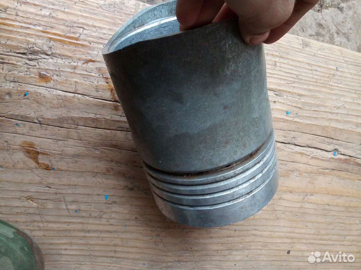Поршень от ямз хорошее состояние