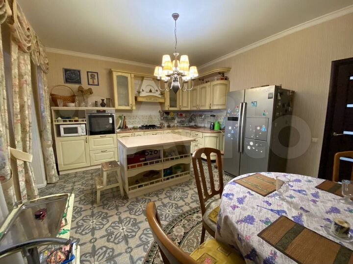 Дом 186,2 м² на участке 7 сот.