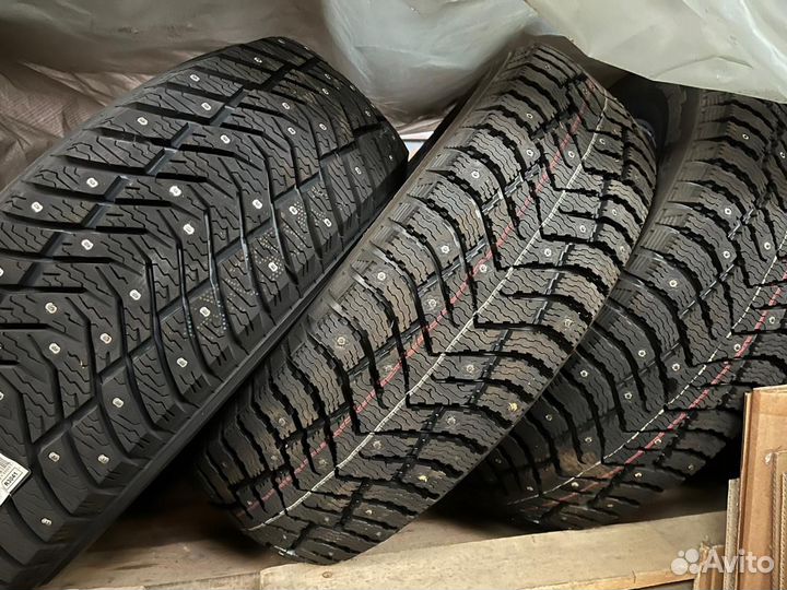 Yokohama Ice Guard Stud IG55 215/60 R16
