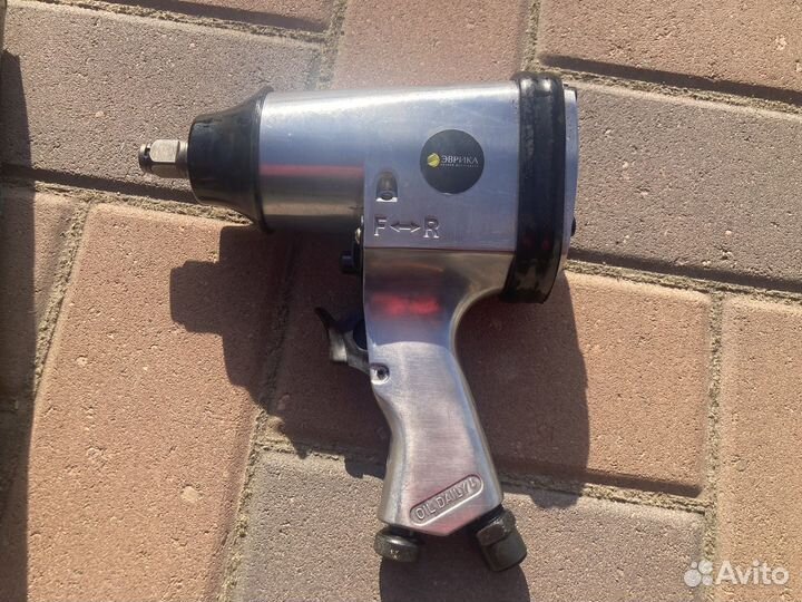 Пневмогайковерт