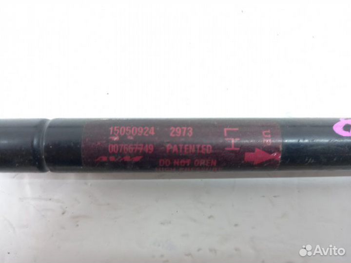 Амортизатор багажника задний Chevrolet Trailblazer