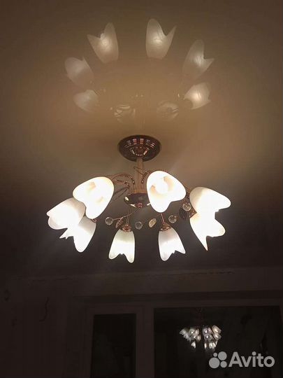 Люстра белая с золотом