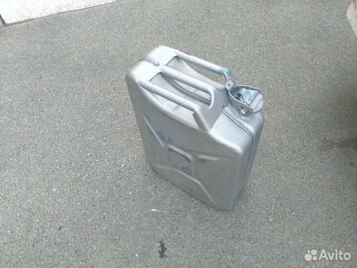 Канистра для бензина 20л