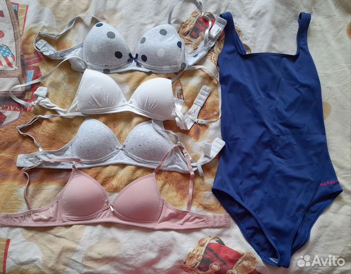 Купальник и бюстгальтер