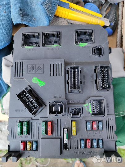 Блок предохранителей f01-00