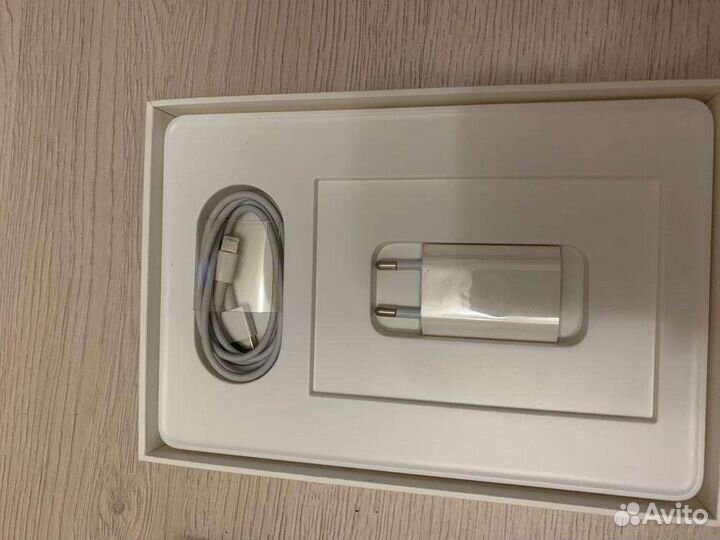 iPad mini wi-fi cellular 64gb white