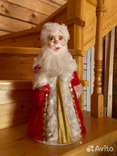 Дед мороз и снегурочка под елку