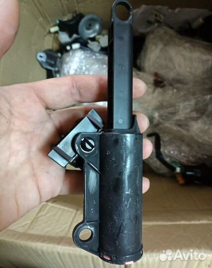 Амортизатор бардачка Мазда 6 gh