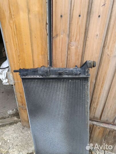 Радиатор охлаждения Форд Фокус2