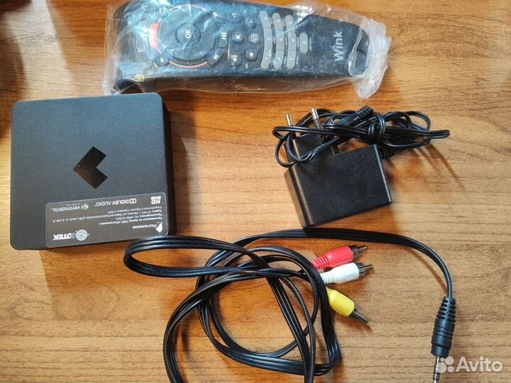 Телевизионная приставка switron-iptv-1500