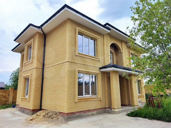 Дом 193,3 м² на участке 4,5 сот.