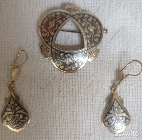 Комплект серебряных украшений Кубачи