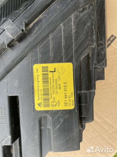 Фара левая Skoda Octavia A7