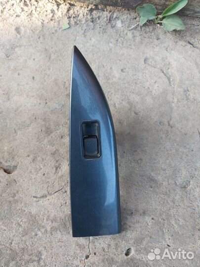 Кнопка стеклоподъемника заднего левого Mazda 6 GG