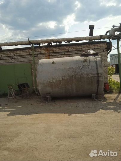 Ёмкость метал. Б. У