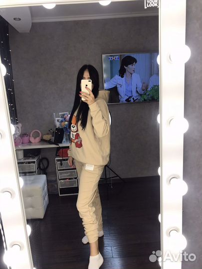 Спортивный костюм женский