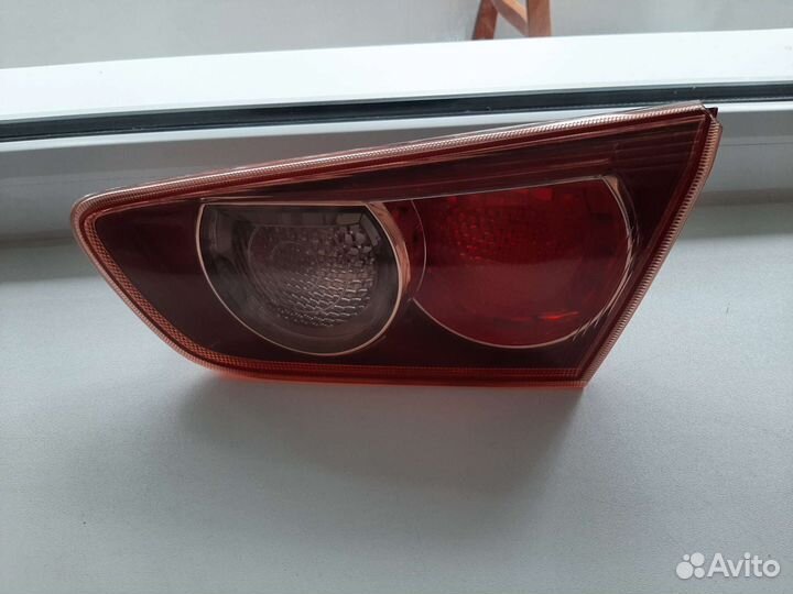 Фара задняя внутренняя правая Лансер 10