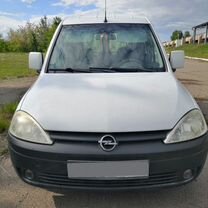 Opel Combo 1.6 MT, 2004, 200 000 км, с пробегом, цена 700 000 руб.