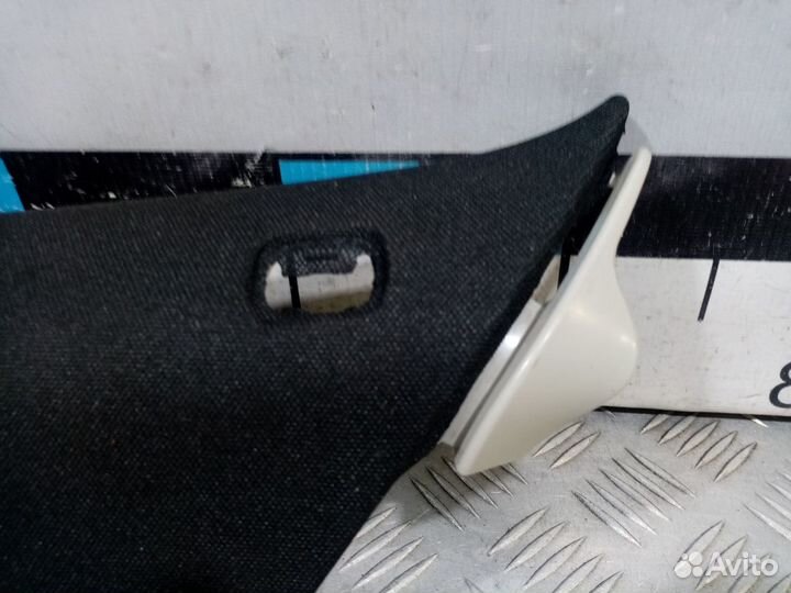 Б/У Обшивка стойки задняя правая#002