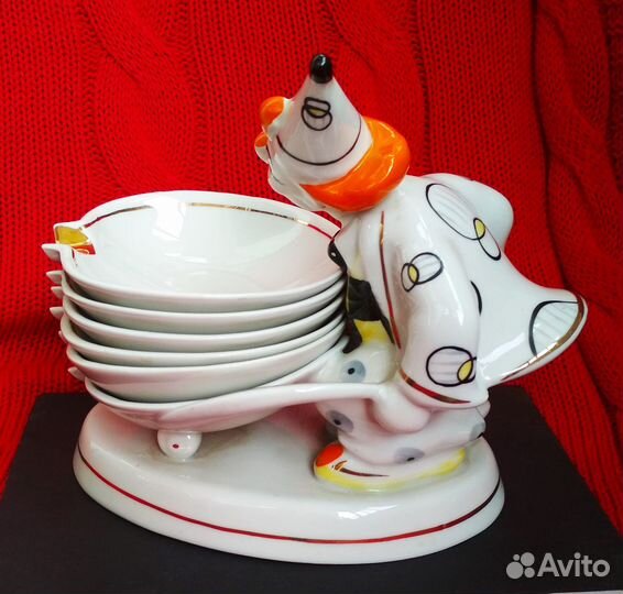 Клоун с пепельницами. Фарфор ффз 