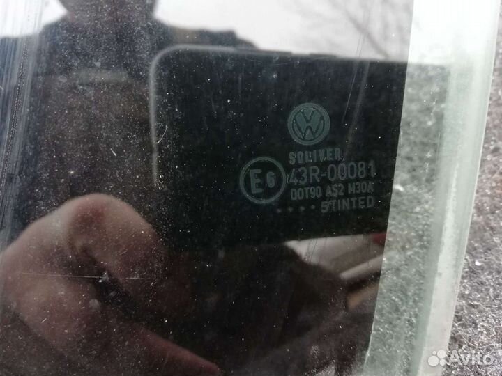 Стекло задней левой двери VW Passat B5+2000-2004 г