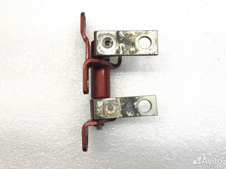 Петля двери передняя правая Ford Mondeo седан 2.3