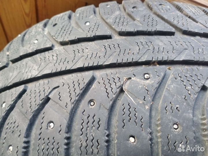 Bridgestone Blizzak Revo GZ 215/55 R17 98