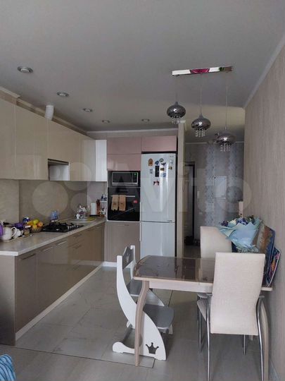 2-к. квартира, 71 м², 3/10 эт.