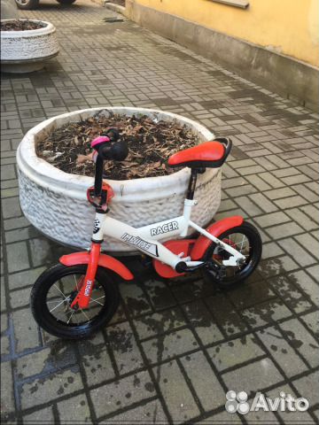 Велосипед детский есть доп. мал. Колеса