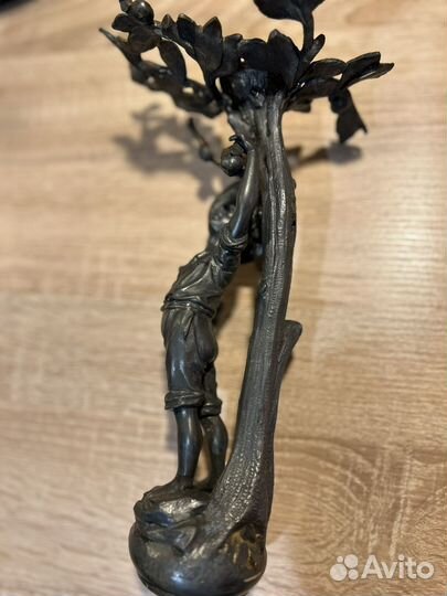 Антикварная фигурка 