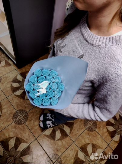 Голубые Розы из Белого Шоколада - 19 шт в Букете