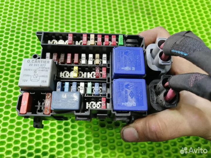 Блок предохранителей салонный Renault Megane 3