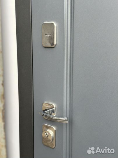 Дверь входная металлическая